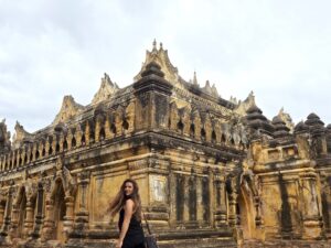 Maha Aungmye Bonzan Monastery